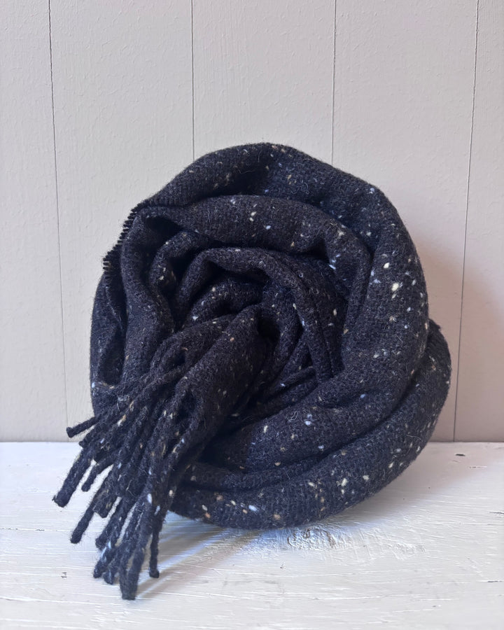 Molloy & Sons | Merino Donegal Tweed Scarf | Black